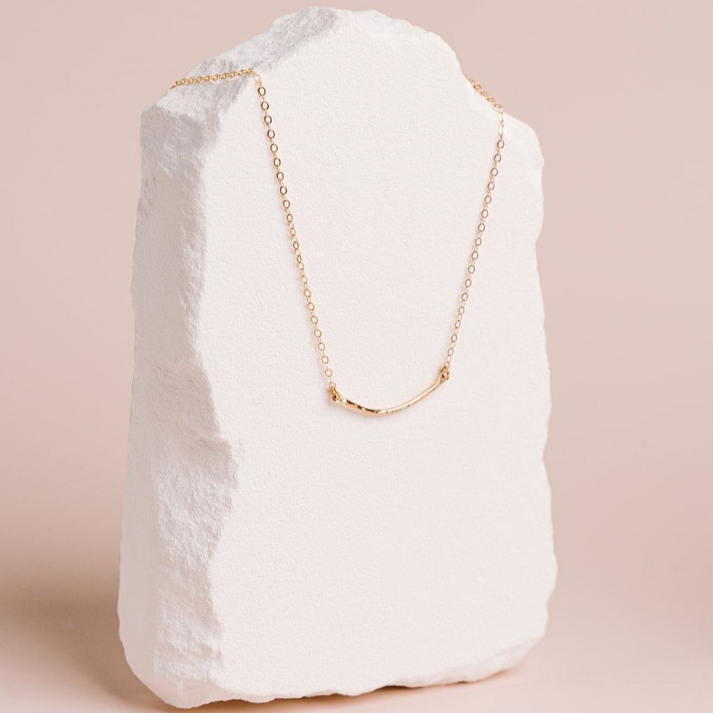 Curved Bar Necklace – Bella & Blush