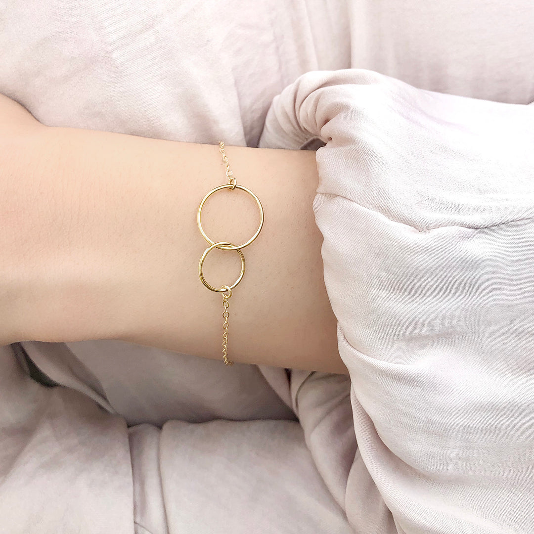 Breakup | Divorce <br> Linked Circles Necklace - Bella and Blush